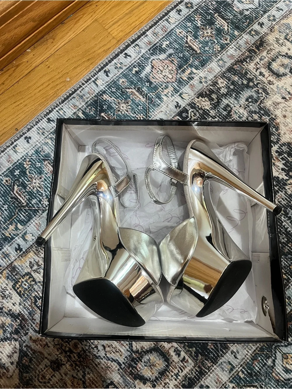 Ellie Pleaser heels Size 8, 6 inch heel